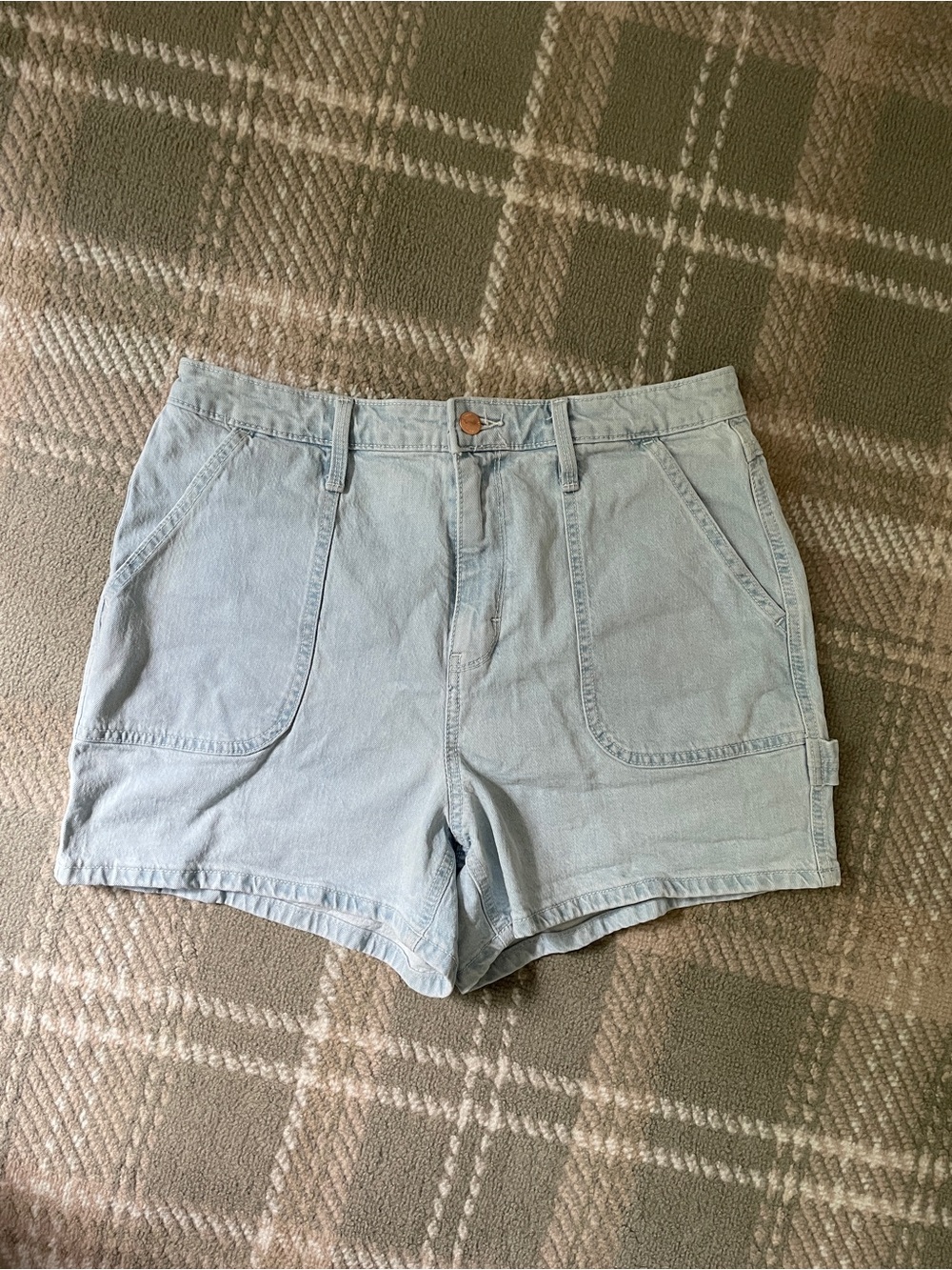 Universal Thread high rise midi light wash carpenter utility shorts 12